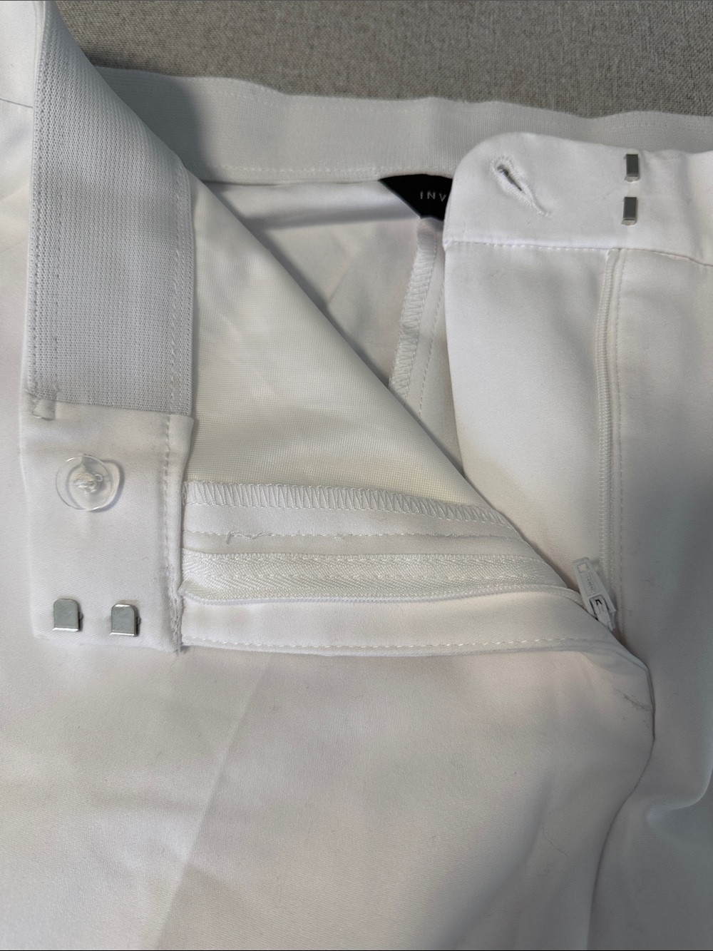 Investments Women’s White Bermuda shorts SZ14 - Picture 9 of 15